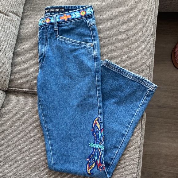 RVT serve piping hot aztec vintage jean. Juniors size 11/12. - Picture 2 of 4